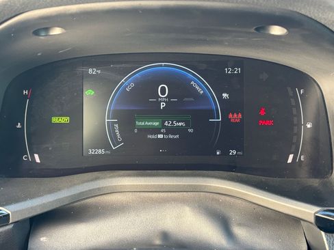 Used 2025 Toyota Camry LE image 40