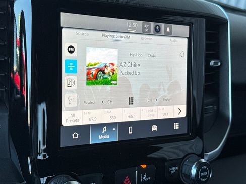 New 2026 RAM 1500 Express AWD/4WD image 16
