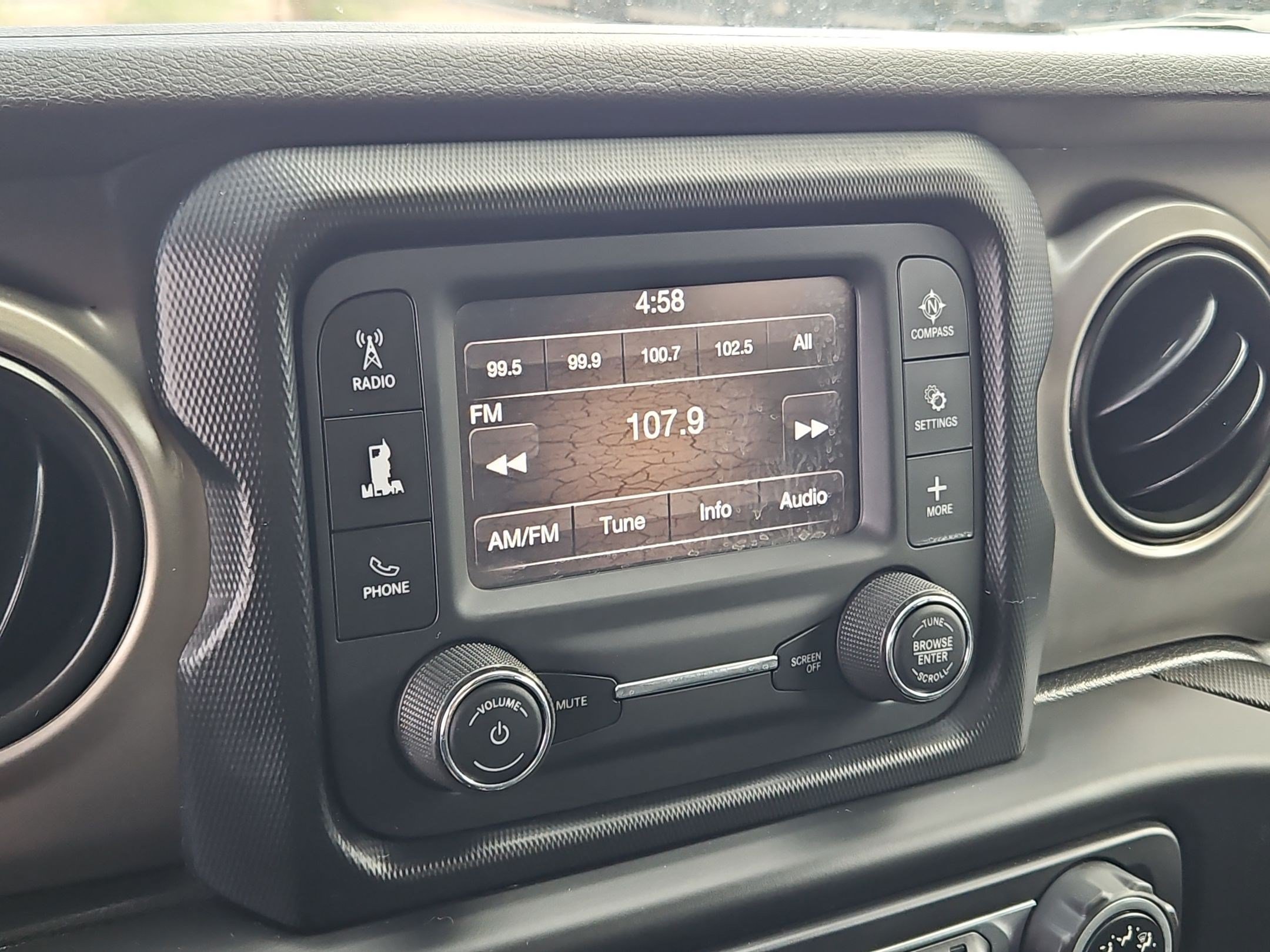 Used 2020 Jeep Wrangler Sport AWD/4WD image 17