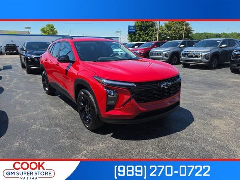 New 2026 Chevrolet Trax LT w/ Midnight Edition FWD image 1