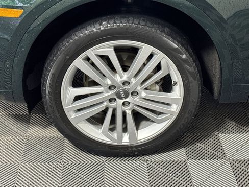 Used 2019 Audi Q5 Prestige w/ Prestige Package image 12