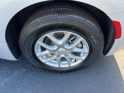 New 2026 Chrysler Pacifica Select image 8