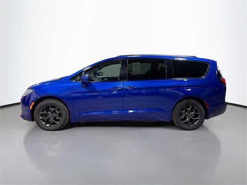 Used 2019 Chrysler Pacifica Touring-L Plus w/ S Appearance Package image 10