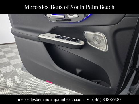 Used 2024 Mercedes-Benz GLC 300 4MATIC image 24