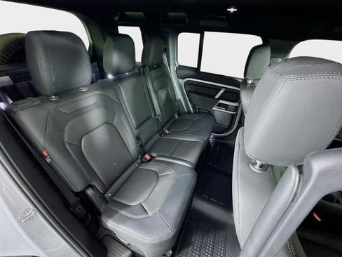 Used 2024 Land Rover Defender 110 X-Dynamic SE image 29