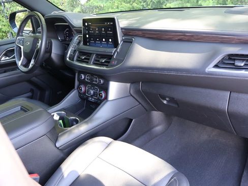 Certified 2022 Chevrolet Suburban Z71 w/ Luxury Package AWD/4WD image 42
