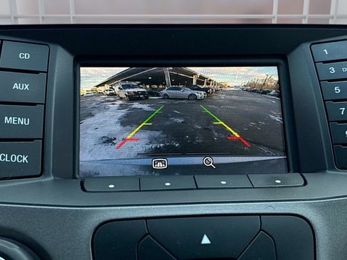 Used 2018 Ford Taurus SEL image 34