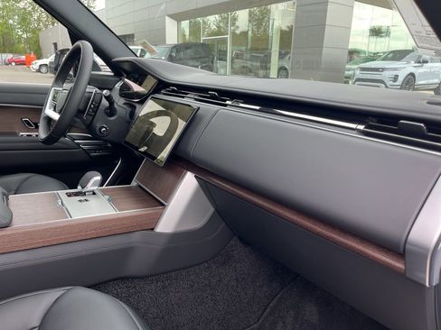 New 2026 Land Rover Range Rover Long Wheelbase SE AWD/4WD image 20