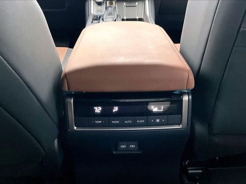 Used 2025 Lexus GX 550 w/ Accessory Package (2T) image 34