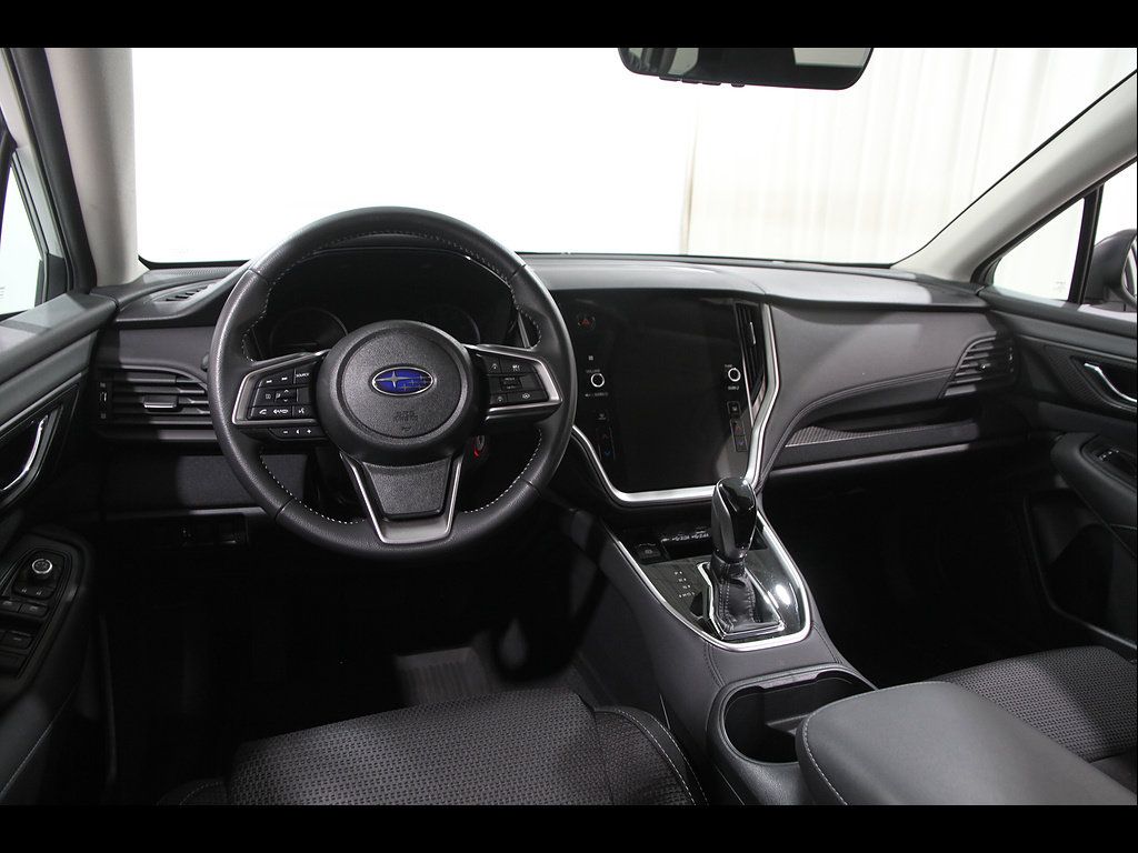 Used 2025 Subaru Outback Premium AWD/4WD image 6