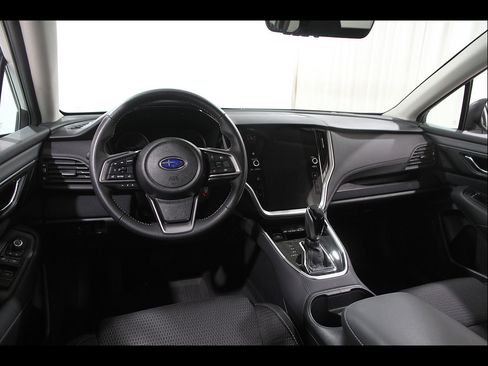 Used 2025 Subaru Outback Premium AWD/4WD image 6