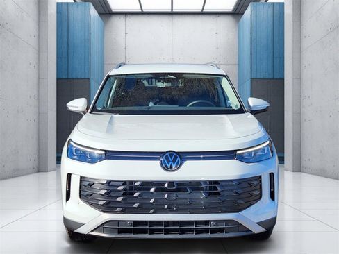 New 2026 Volkswagen Tiguan SE image 21