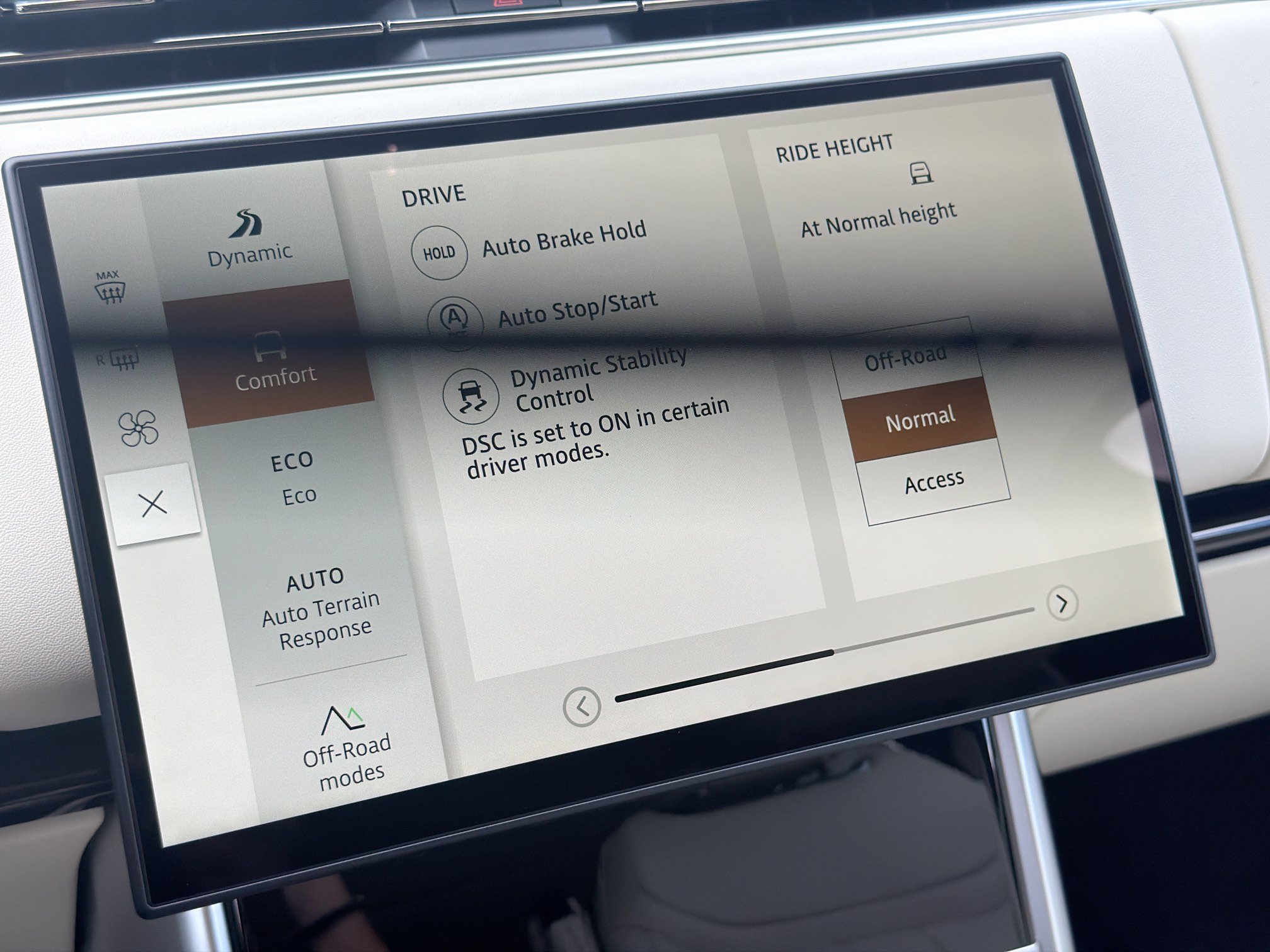 New 2026 Land Rover Range Rover Autobiography AWD/4WD image 31