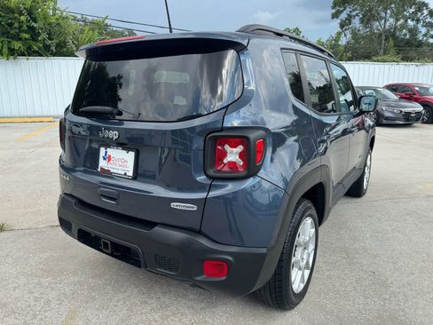 Used 2019 Jeep Renegade Latitude w/ Safety & Security Group II AWD/4WD image 7