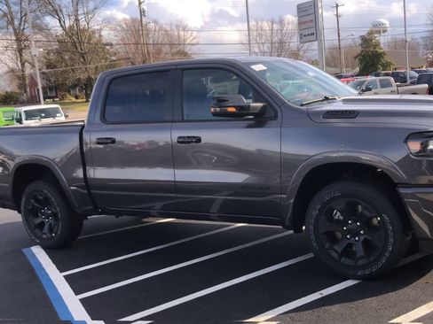 New 2026 RAM 1500 4x4 Crew Cab image 2