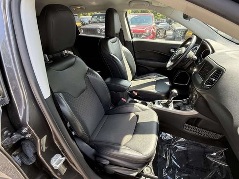 Used 2019 Jeep Compass Latitude AWD/4WD image 8