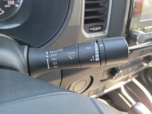 Used 2022 Nissan Frontier SV image 29