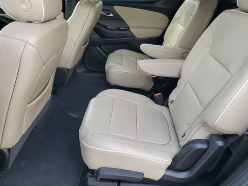 Used 2023 Chevrolet Traverse Premier w/ LPO, Cargo Package FWD image 22
