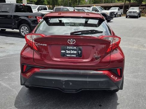 Used 2018 Toyota C-HR XLE FWD image 12