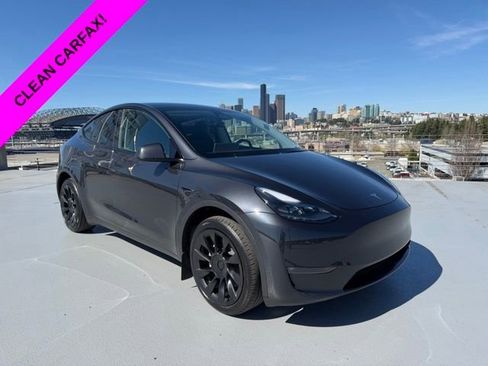 Used 2024 Tesla Model Y Long Range image 1