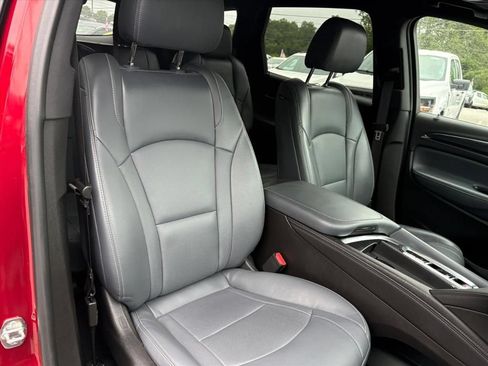 Used 2022 Buick Enclave Essence w/ Sport Touring Edition AWD/4WD image 18
