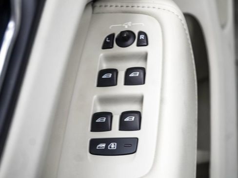 Used 2023 Volvo XC60 T8 Ultimate w/ Climate Package AWD/4WD image 34