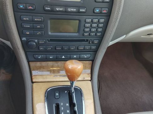 Used 2006 Jaguar S-TYPE 4.2 image 30