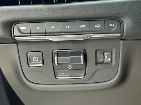 Used 2025 Cadillac Escalade Sport Platinum w/ LPO, ONYX Package AWD/4WD image 24