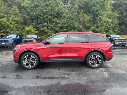 Used 2024 Lincoln Nautilus Premier w/ Jet Appearance Package image 6