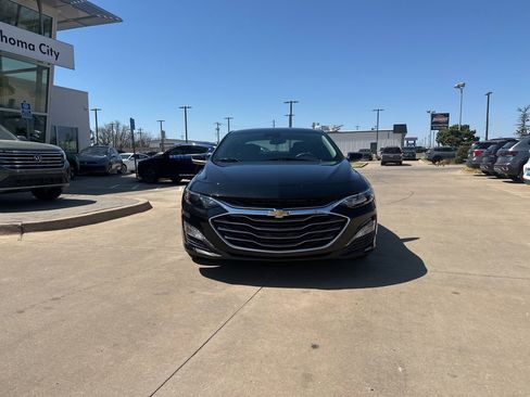 Used 2024 Chevrolet Malibu LT FWD image 2