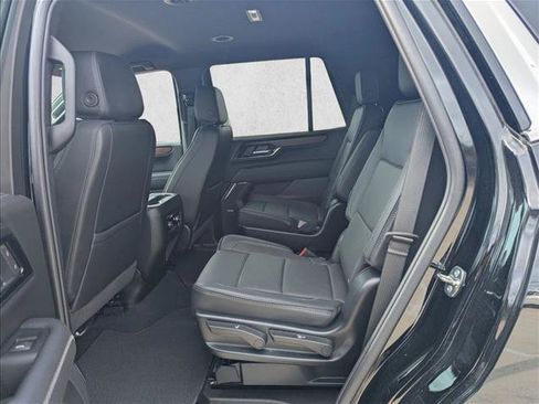 Used 2025 GMC Yukon Denali AWD/4WD image 13