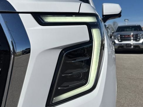 New 2026 GMC Yukon Elevation image 10