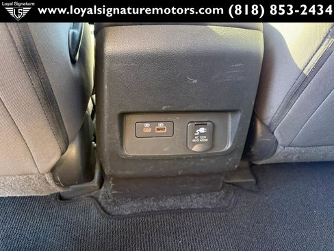 Used 2023 Nissan Frontier SV w/ SV Convenience Package image 16