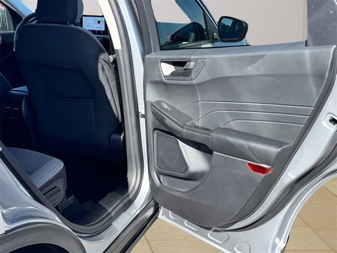 Used 2022 Ford Escape SE w/ Cold Weather Package image 29