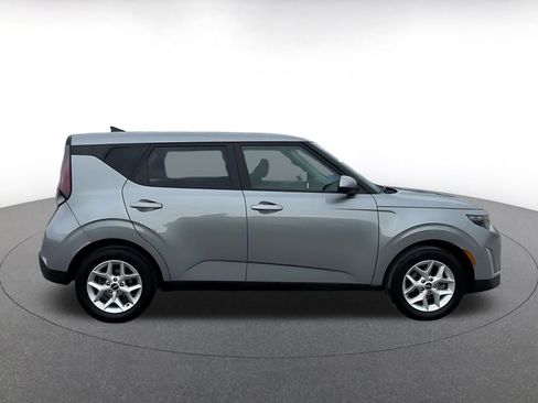 Used 2025 Kia Soul LX w/ LX Technology Package image 16