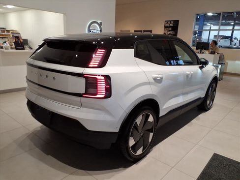 New 2026 Volvo EX30 Ultra image 2