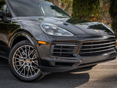 Used 2022 Porsche Cayenne Platinum Edition image 6