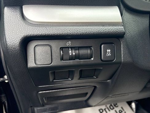 Used 2016 Subaru Crosstrek 2.0i Premium w/ Moonroof Package AWD/4WD image 21