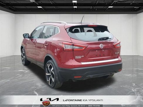 Used 2021 Nissan Rogue Sport SL w/ Premium Package image 6