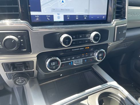 Used 2022 Ford F250 Lariat w/ Black Appearance Package AWD/4WD image 14