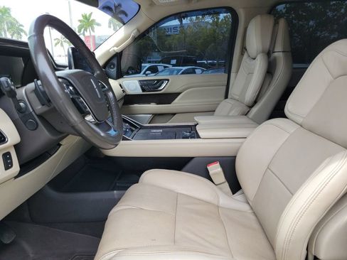 Used 2020 Lincoln Navigator L Reserve w/ Luxury Package AWD/4WD image 25