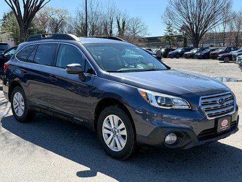 Used 2017 Subaru Outback 2.5i Premium AWD/4WD image 4