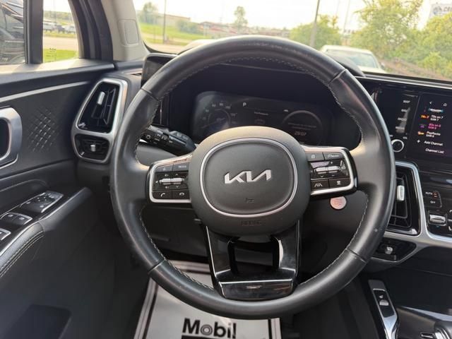Certified 2023 Kia Sorento SX AWD/4WD image 12