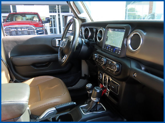 Used 2022 Jeep Gladiator Rubicon w/ LED Lighting Group AWD/4WD image 9
