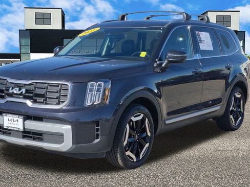 Certified 2025 Kia Telluride S image 5
