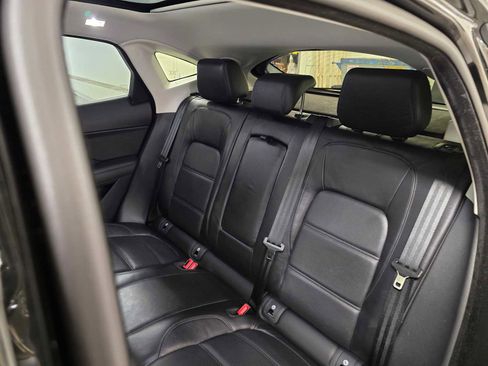 Used 2018 Jaguar E-PACE SE image 20