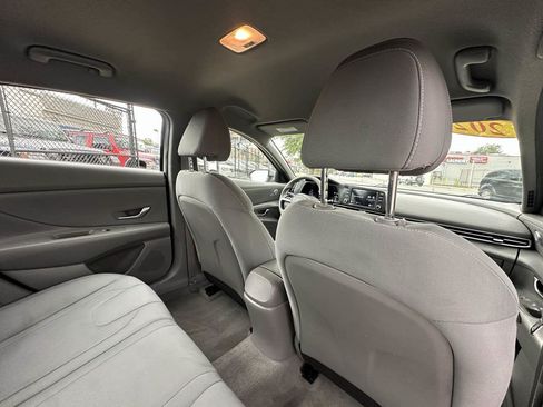 Used 2021 Hyundai Elantra SEL FWD image 29