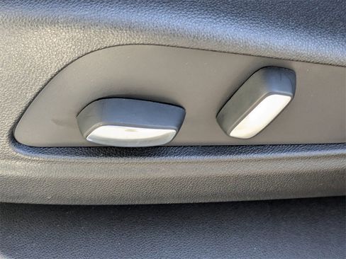 New 2026 Cadillac XT5 Luxury image 22