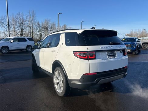 Used 2022 Land Rover Discovery Sport SE image 4