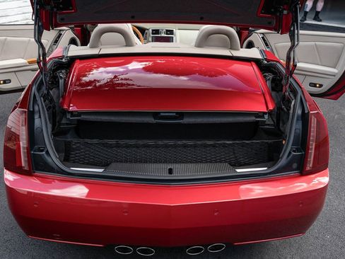 Used 2005 Cadillac XLR RWD image 60